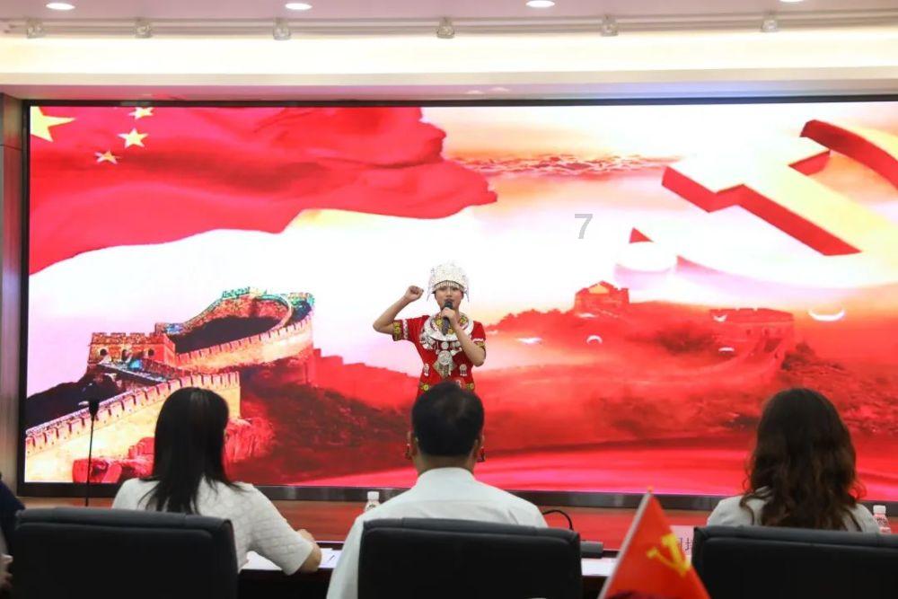 众合白杨影视科技：摄影机运动的艺术：推、拉、摇、移技巧解析